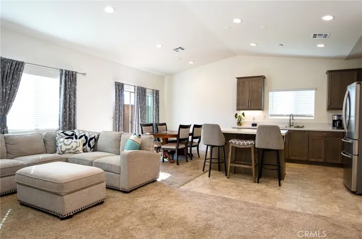 15537 Parry Peak Dr, Fontana, California 92336