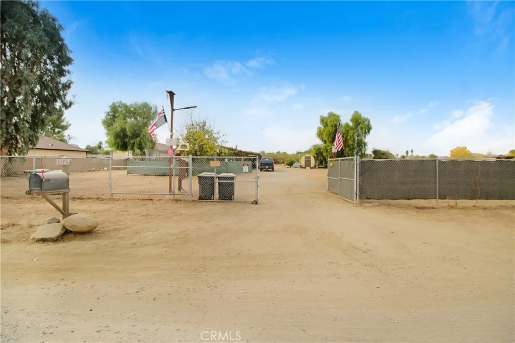 30645 Old Windmill Road, Menifee, California 92584 home-pic-2