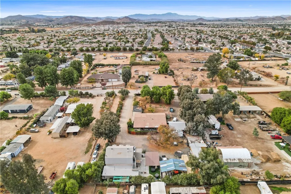 30640 Old Windmill Road, Menifee, California 92584 home-pic-2