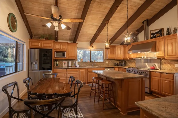 521 Division Drive, Big Bear City, California 92314