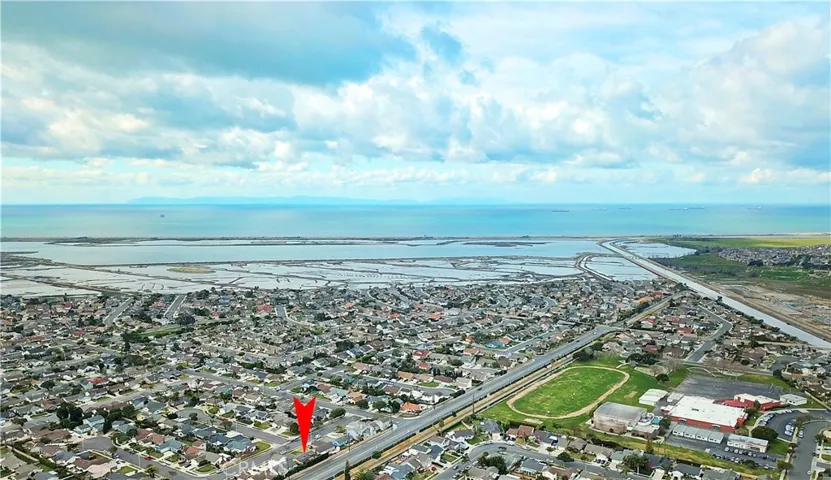 5821 Price Drive, Huntington Beach, California 92649