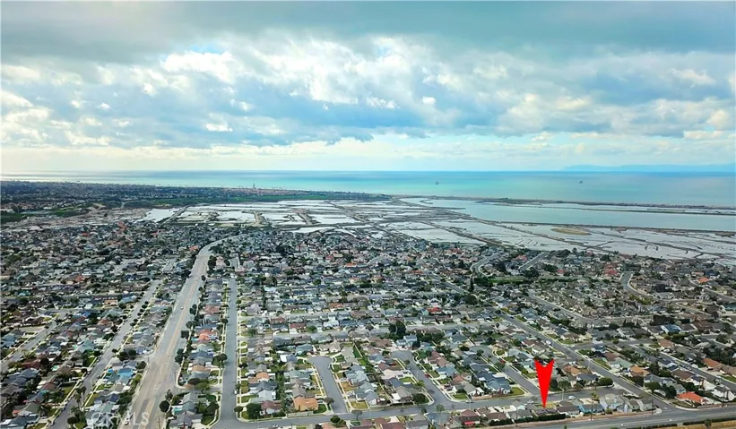5821 Price Drive, Huntington Beach, California 92649