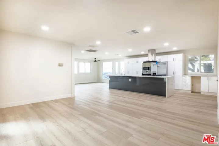 5144 Frederick Avenue, La Crescenta, California 91214