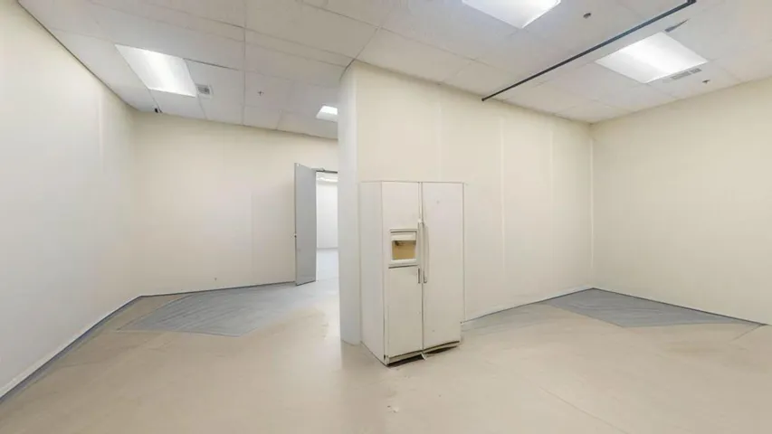Unfurnished Garage
