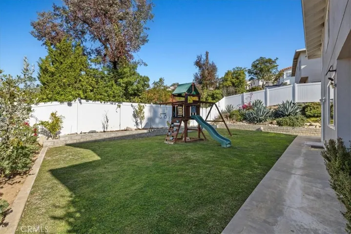 28717 Seamount Drive, Rancho Palos Verdes, California 90275