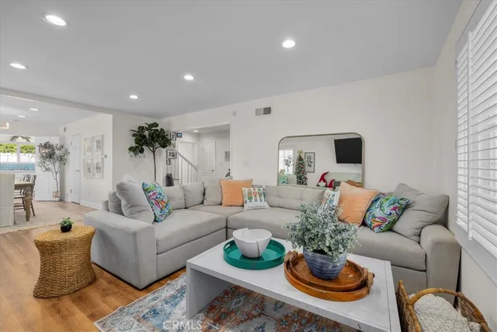 28717 Seamount Drive, Rancho Palos Verdes, California 90275