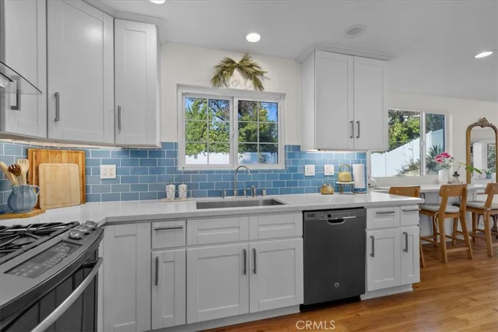 28717 Seamount Drive, Rancho Palos Verdes, California 90275