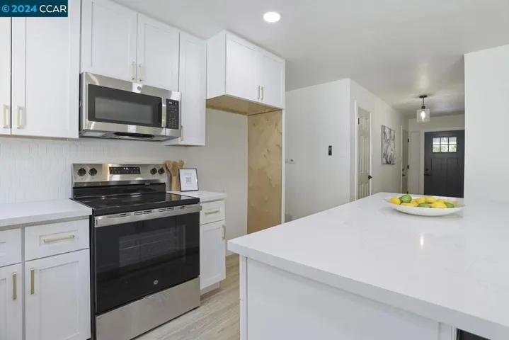 208 Dryden Drive, Vallejo, California 94591