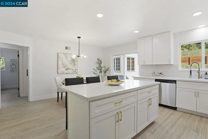 208 Dryden Drive, Vallejo, California 94591
