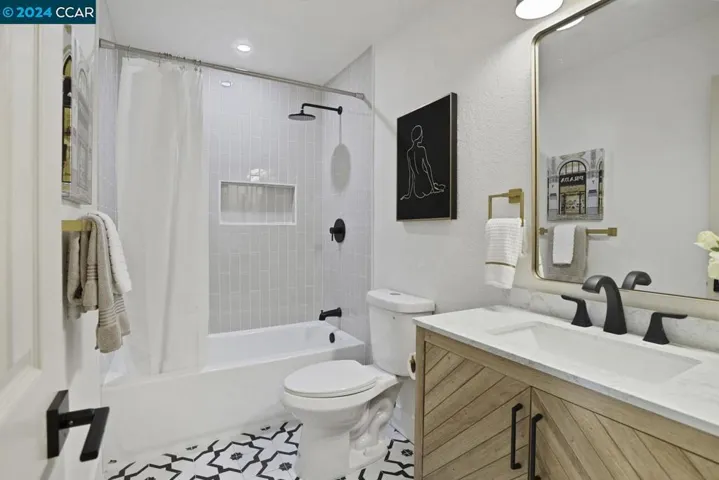 208 Dryden Drive, Vallejo, California 94591