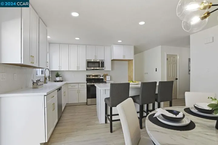 208 Dryden Drive, Vallejo, California 94591