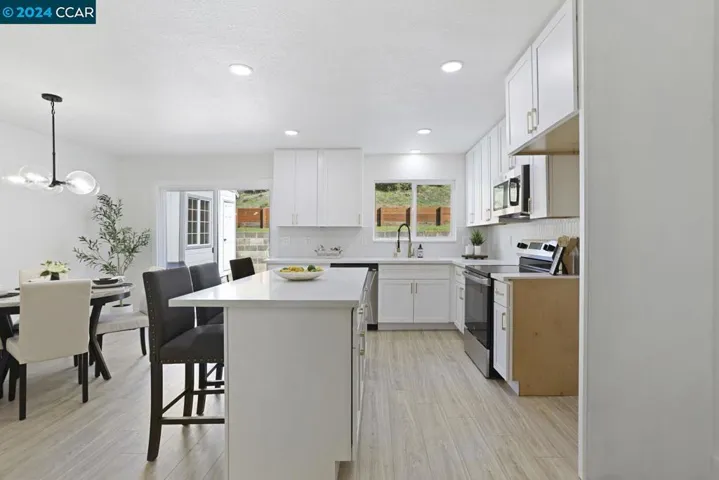 208 Dryden Drive, Vallejo, California 94591