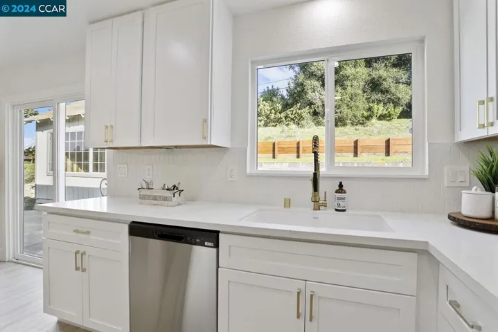 208 Dryden Drive, Vallejo, California 94591