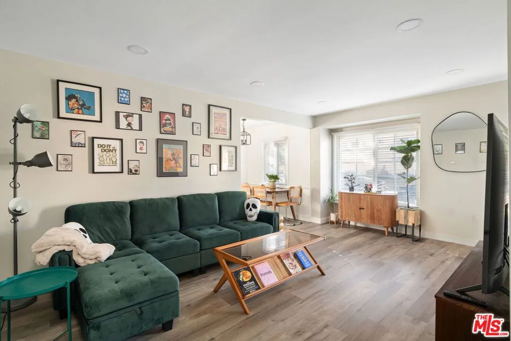 8932 Ramsgate Avenue, Los Angeles, California 90045 home-pic-7