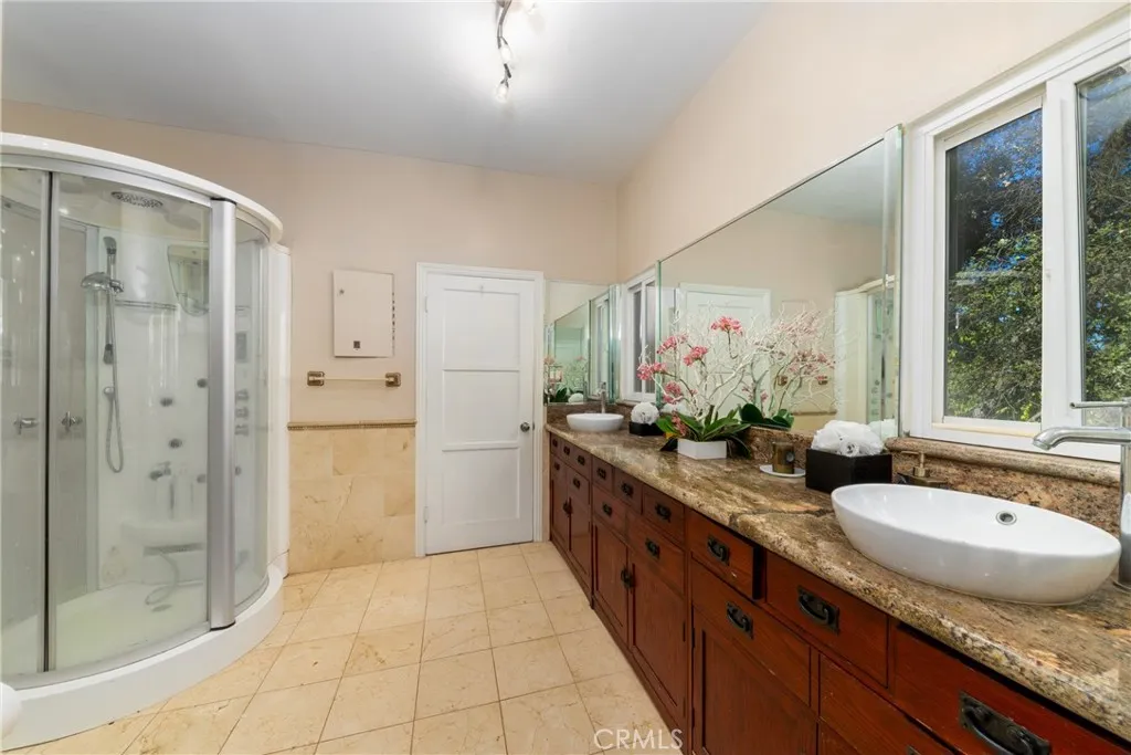 876 W Avenue L, Calimesa, California 92320 home-pic-42