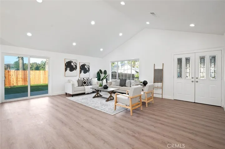 6111 Stonehurst, Yorba Linda, California 92886