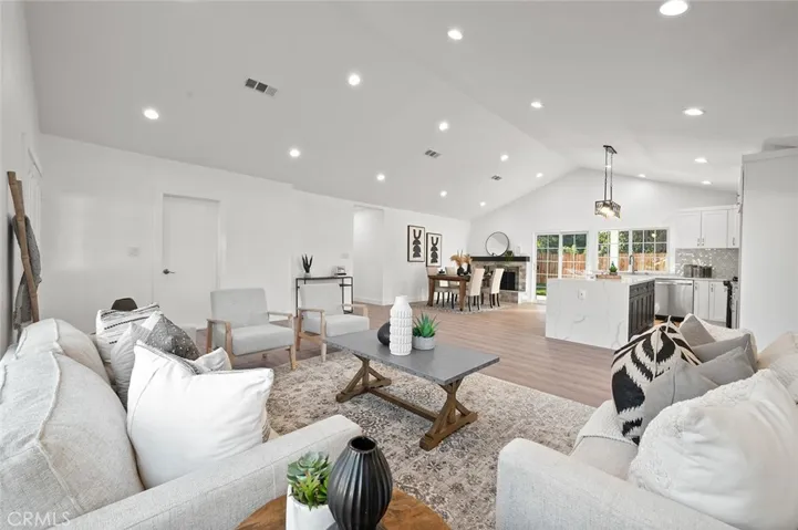 6111 Stonehurst, Yorba Linda, California 92886