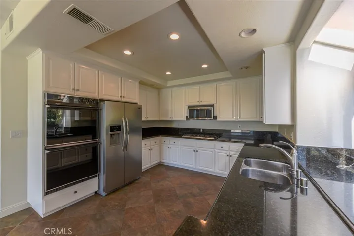 21455 Birdhollow Drive, Rancho Santa Margarita, California 92679