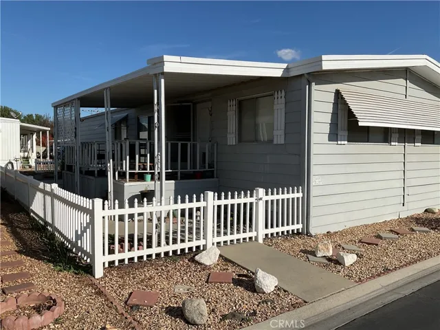 9391 California Ave 66, Riverside, California 92503