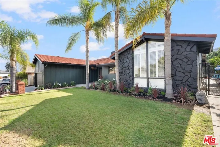 10824 Alta View Drive, Studio City, California 91604