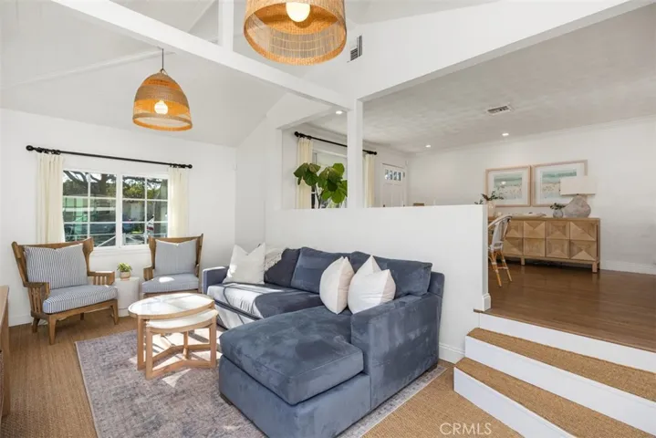 222 Lillian Place, Costa Mesa, California 92627