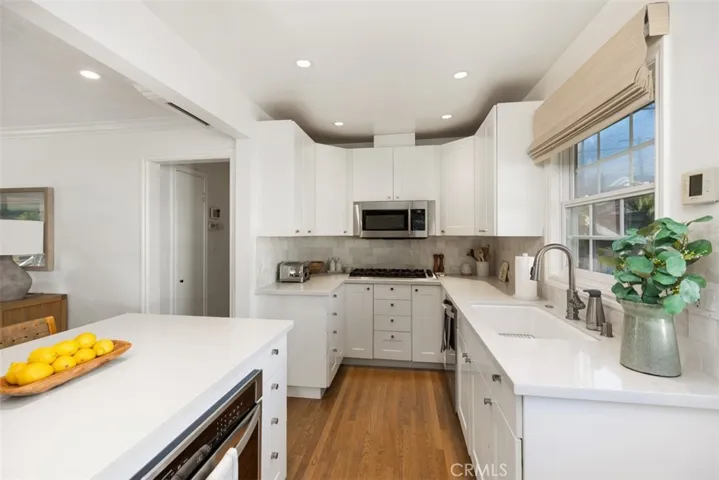 222 Lillian Place, Costa Mesa, California 92627