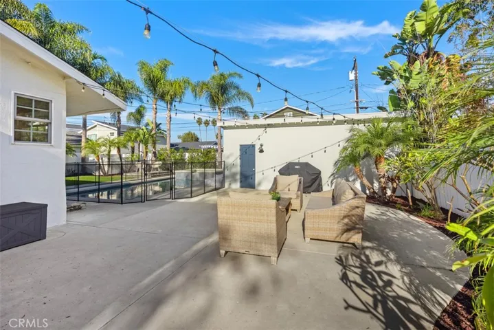 222 Lillian Place, Costa Mesa, California 92627