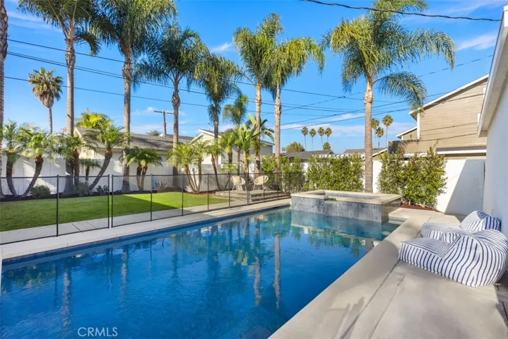 222 Lillian Place, Costa Mesa, California 92627