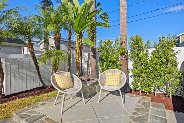 222 Lillian Place, Costa Mesa, California 92627
