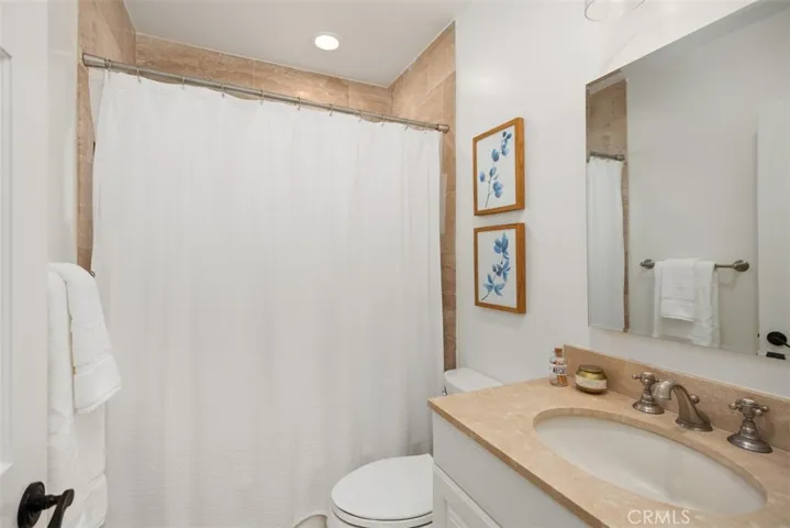222 Lillian Place, Costa Mesa, California 92627