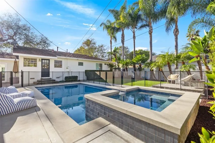 222 Lillian Place, Costa Mesa, California 92627