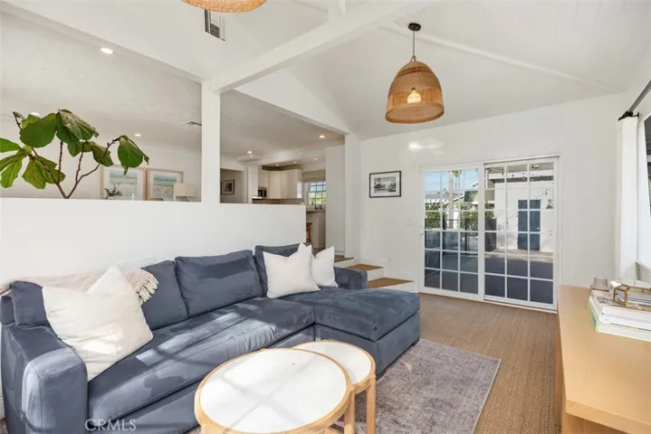 222 Lillian Place, Costa Mesa, California 92627