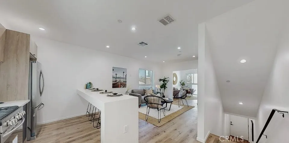 6346 Camellia Avenue, North Hollywood, California 91606