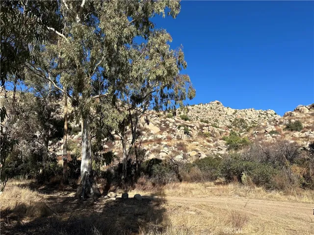 48610 Secret Falls Road, Aguanga, California 92536