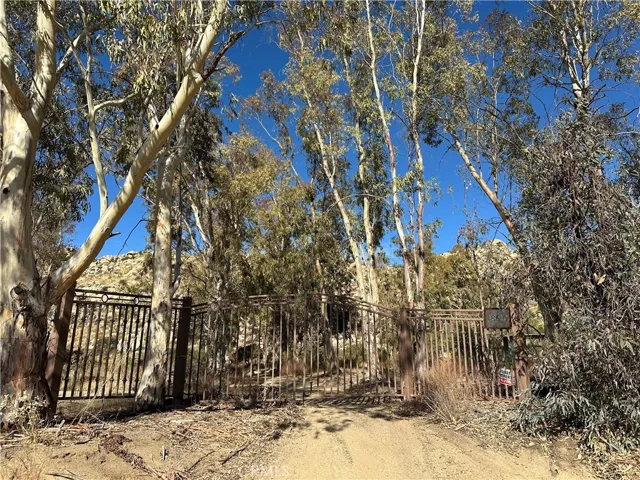 48610 Secret Falls Road, Aguanga, California 92536