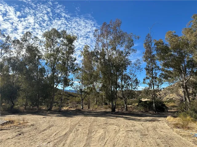 48610 Secret Falls Road, Aguanga, California 92536