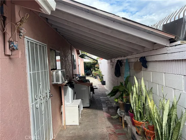Side Patio with Laundry