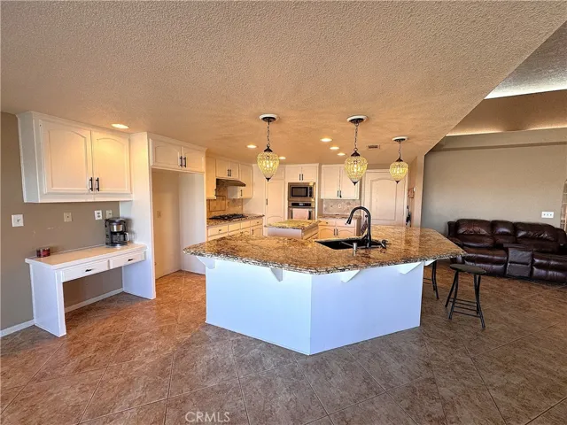 28180 Cochise Avenue, Barstow, California 92311