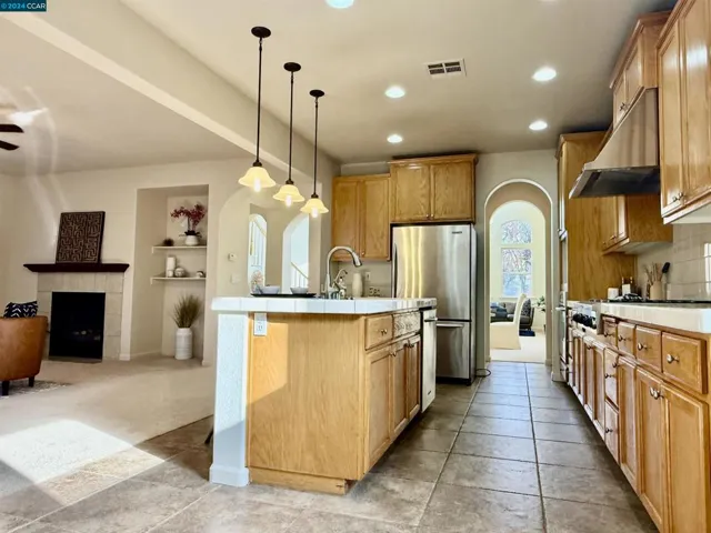 3017 Roslyn Dr, Modesto, California 95355