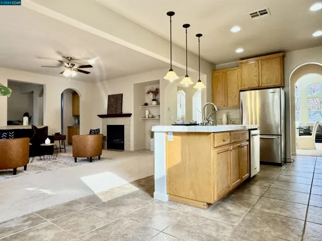 3017 Roslyn Dr, Modesto, California 95355