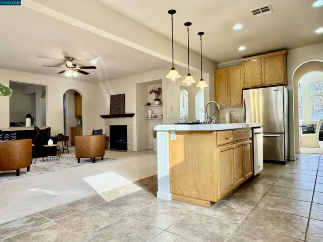 3017 Roslyn Dr, Modesto, California 95355