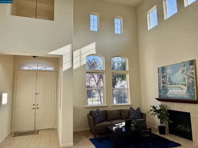 3017 Roslyn Dr, Modesto, California 95355