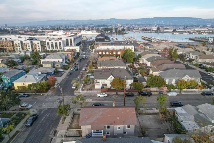 1826 Schiller Street, Alameda, California 94501