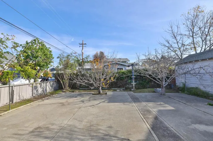 1826 Schiller Street, Alameda, California 94501