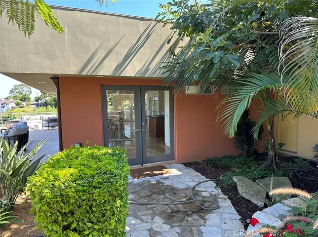 15 Coach Road, Rancho Palos Verdes, California 90275