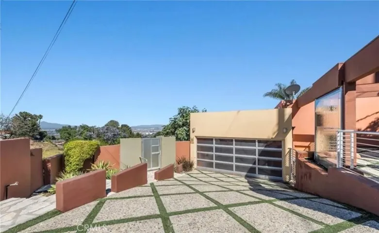 15 Coach Road, Rancho Palos Verdes, California 90275