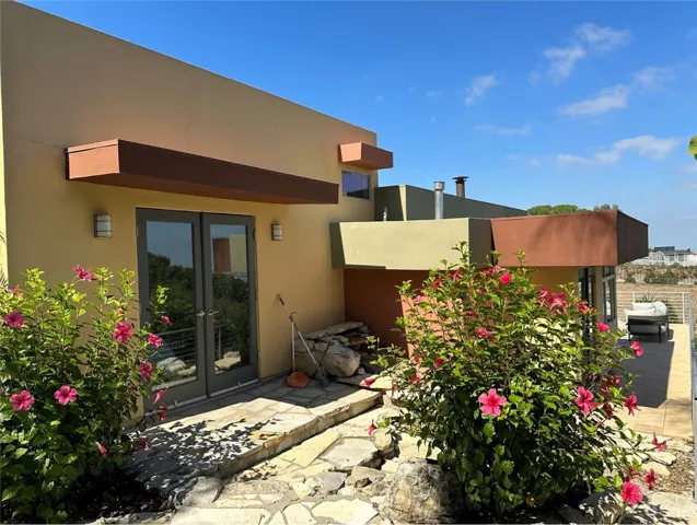 15 Coach Road, Rancho Palos Verdes, California 90275