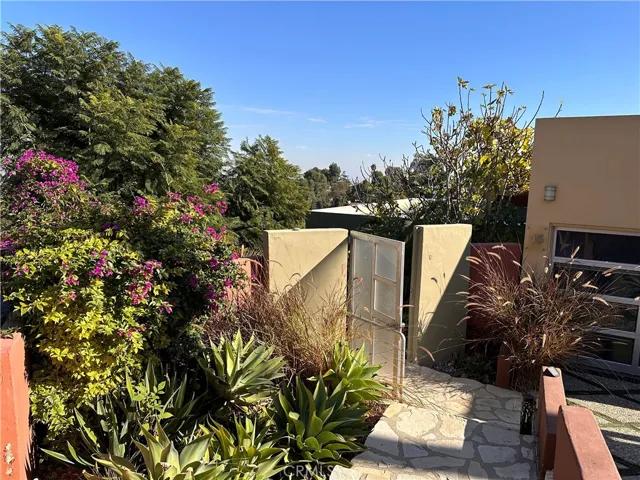 15 Coach Road, Rancho Palos Verdes, California 90275