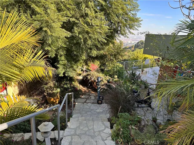 15 Coach Road, Rancho Palos Verdes, California 90275