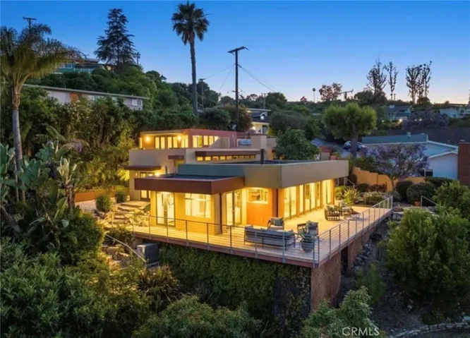 15 Coach Road, Rancho Palos Verdes, California 90275